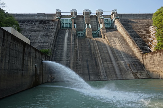 小水力発電の投資回収を7年で可能に 和歌山県 有田川町の町営事業 自然エネルギー財団